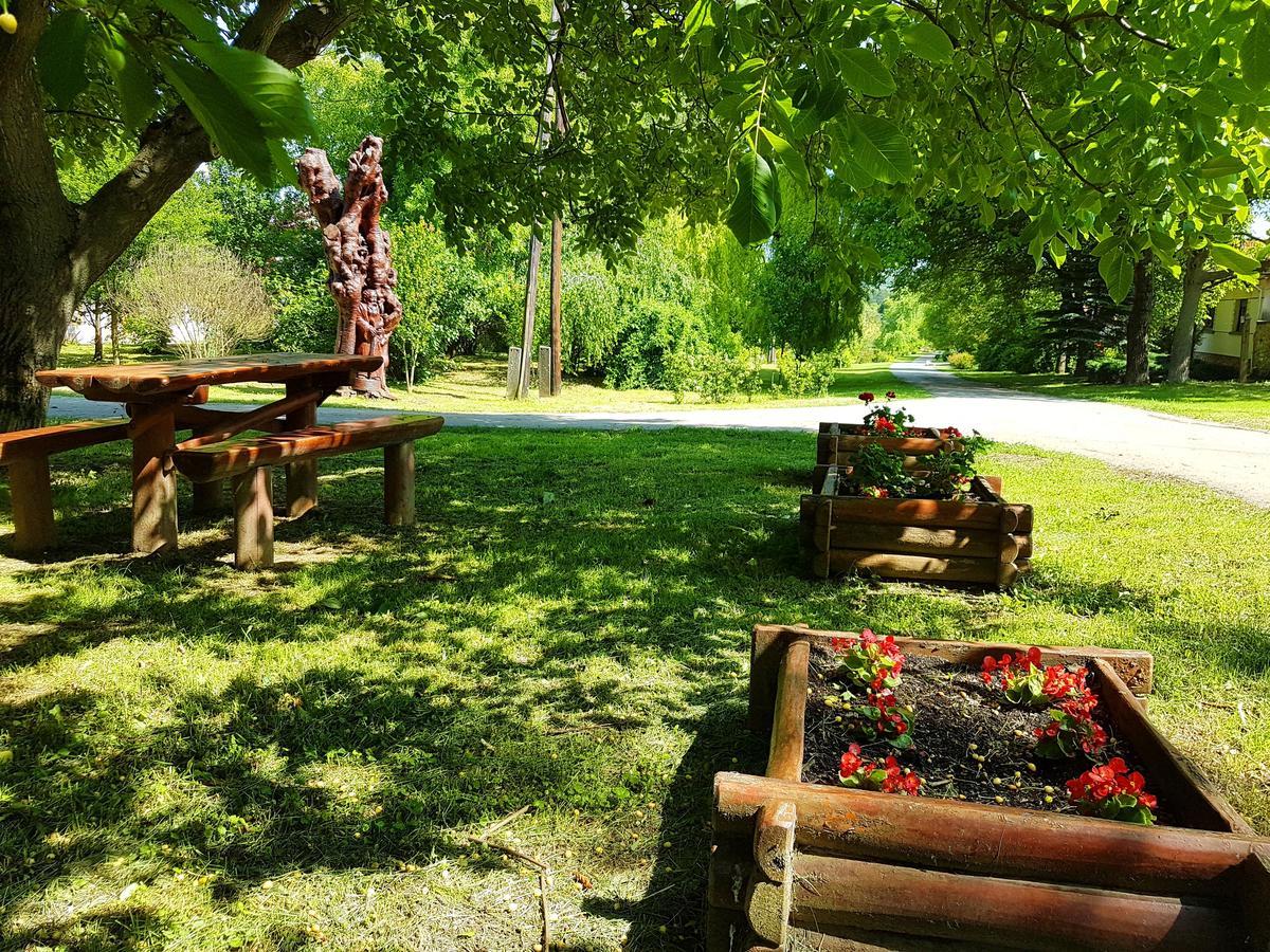 Kuti Vendeghaz Otel Bakonykuti Dış mekan fotoğraf